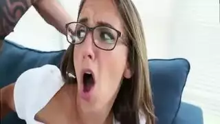 جماع جماعي لفتحات فتاة كبيرة الصدر المثيرة