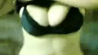 الثدي الطبيعية دغدغة