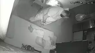 كاميرا الأمن تظهر المساومة مع عاهرة ثم مشهد جنس جماعي
