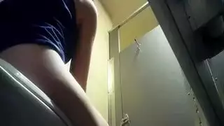 كاميرا خفية إكس إكس إكس: جنس جماعي في حمام عام