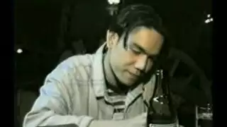 العشاق يجربون كل وضعية في غرفة النوم