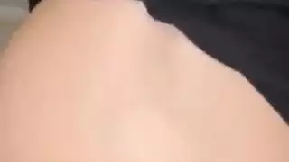 جلسة الجنس السرية لعاهرة محجبة في مرحاض المكتب تصبح جامحة