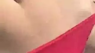 شقراء بفرج عاري تُغوى من قبل سمراء مثارة ترتدي الكعب فقط