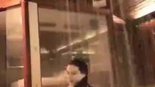 ربة منزل وقحة تتوسل لجنس صعب في المطبخ
