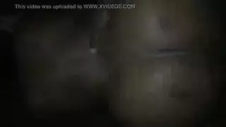 شرج بين الأعراق قاسٍ: فتاة تتوسل لقضيب أسود في مؤخرتها